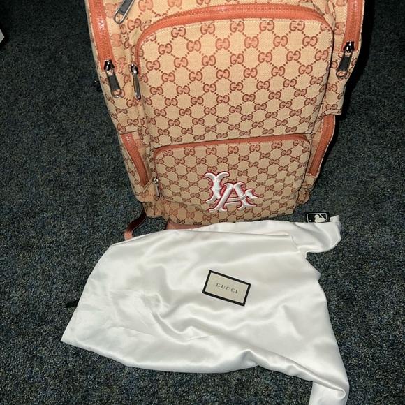 MLB x Gucci LA dodgers backpack! - Picture 3 of 7
